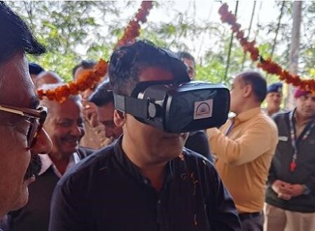 (MLA Sudarshan Singh Babloo experiencing the 360 degree darshan of Mata Chintpurni)